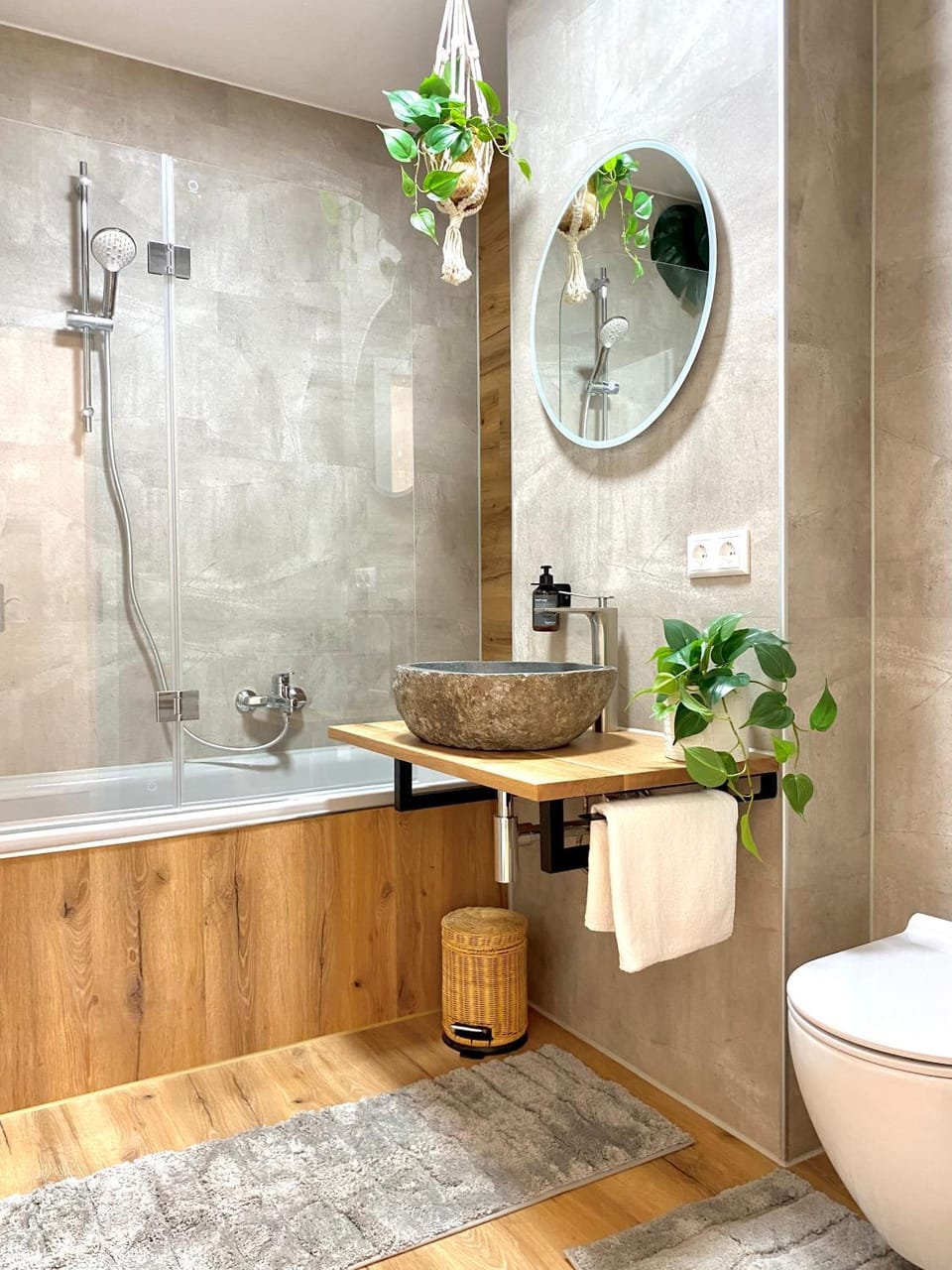 Shower, Toilet, Bathroom, Bath, towels