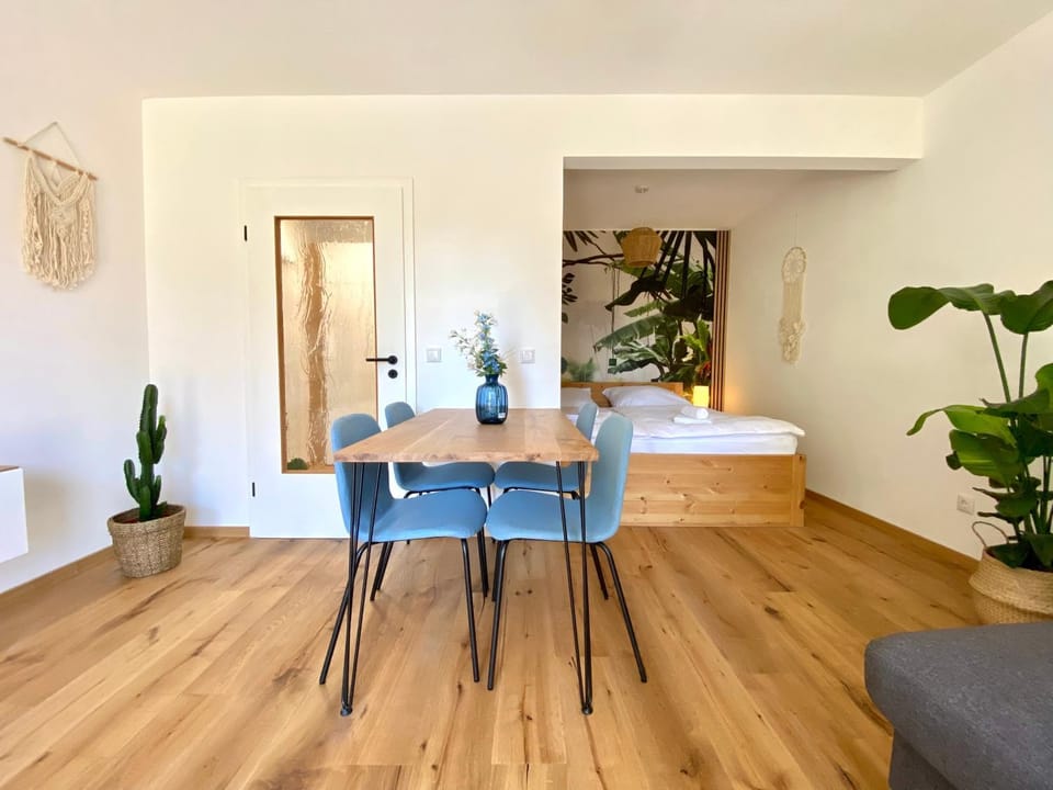 Dining area, Bedroom