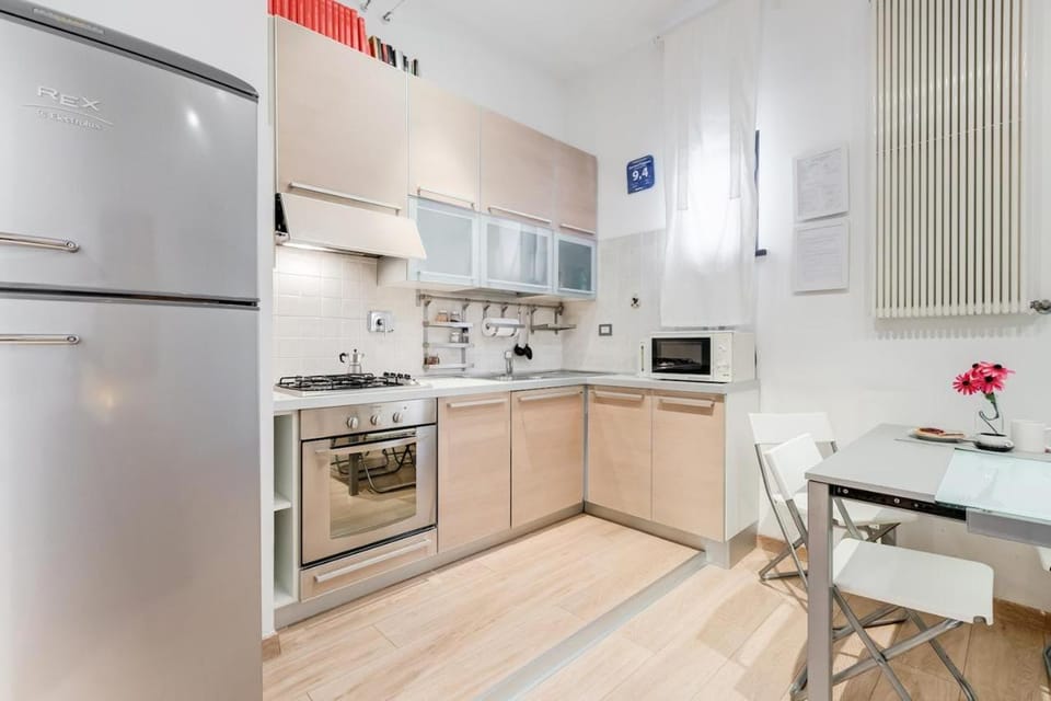 Kitchen or kitchenette, Dining area, dishwasher, pet friendly, stove