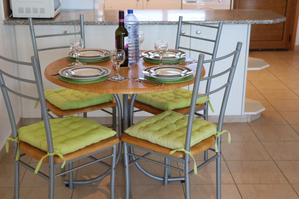 Sunset apartment with pool & 10 mins to Venus beach Apartment in Paphos