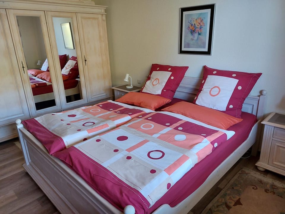 Bed, Photo of the whole room
