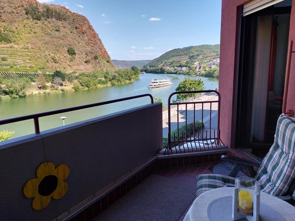 Natural landscape, View (from property/room), Balcony/Terrace, River view