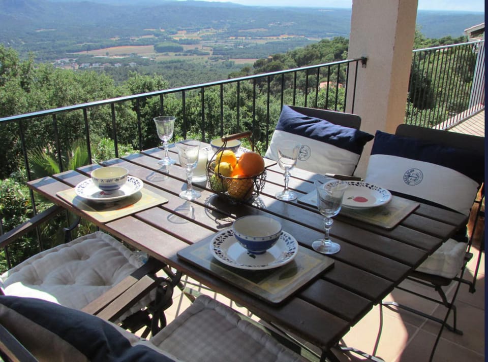 Sea & Views, Charming Costa Brava Villa with Large Private Pool Apartment in Baix Empordà