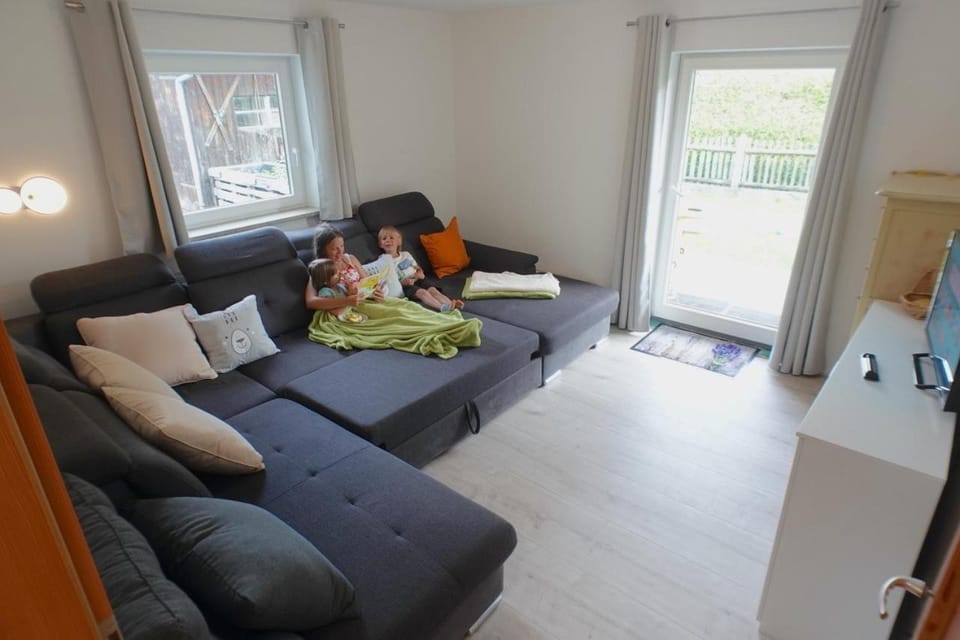 Living room, Photo of the whole room, Seating area