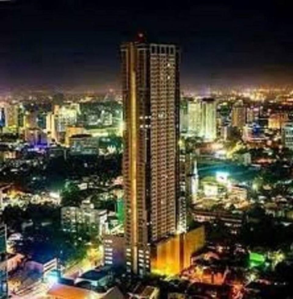 Horizon 101 A2 Shortwalk Robinson Mall Mango Square Bar Apartment in Lapu-Lapu City