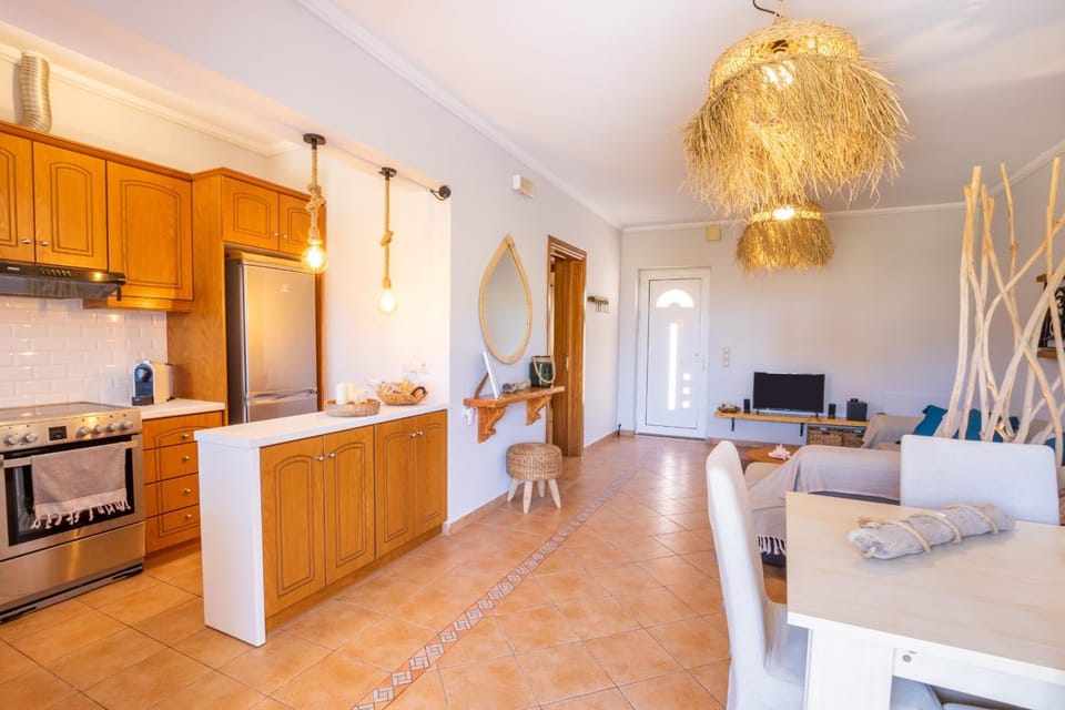 Kitchen or kitchenette, Living room, Seating area