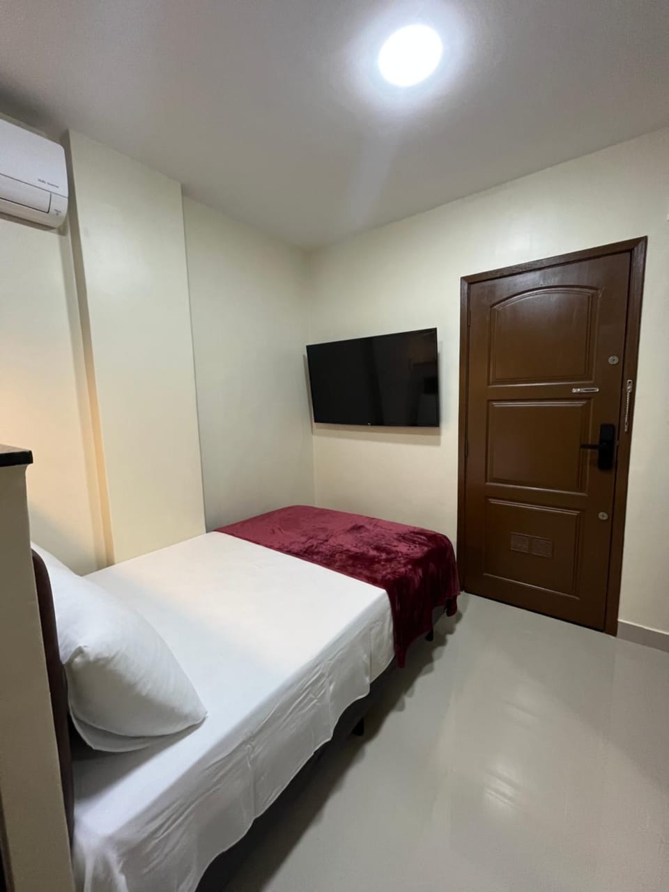 Bed, TV and multimedia