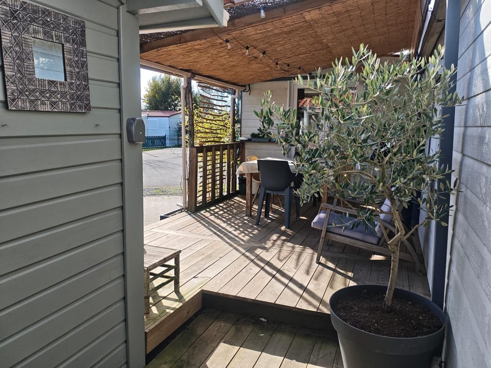 Maison 47m2 climatisé, piscine,linge fourni Chalet in Gujan-Mestras