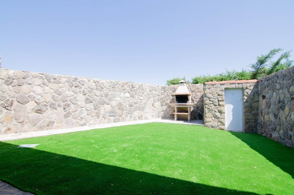 Casa rural Los Cántaros. Zarapicos House in Castile and León