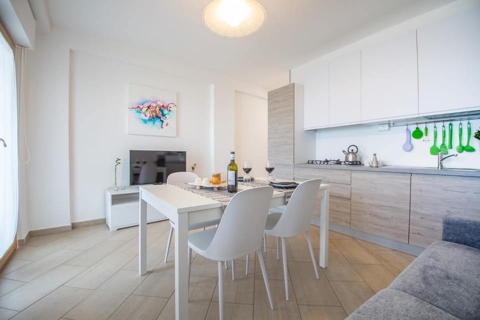 Kitchen or kitchenette, Living room, minibar, pet friendly, stove