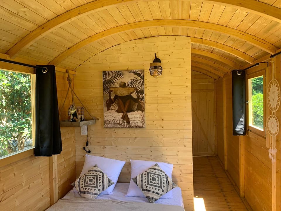 la roulotte dépote Bed and Breakfast in Occitanie