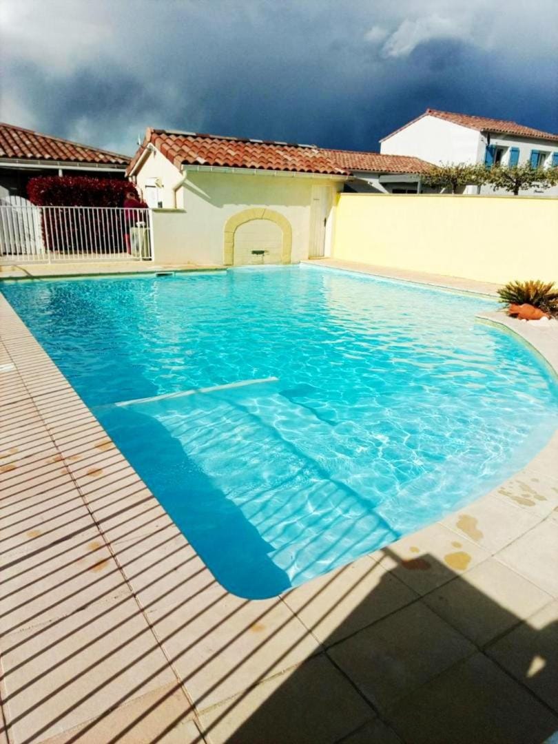 Pool view, Swimming pool