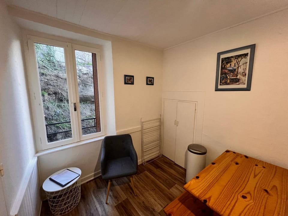 Appartement 4 personnes, wifi, proche centre et thermes Apartment in Auvergne-Rhône-Alpes