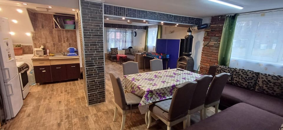 Communal lounge/ TV room, Bed, Kitchen or kitchenette, Living room, Seating area, Dining area