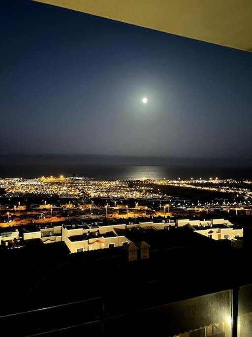 City view, Sea view