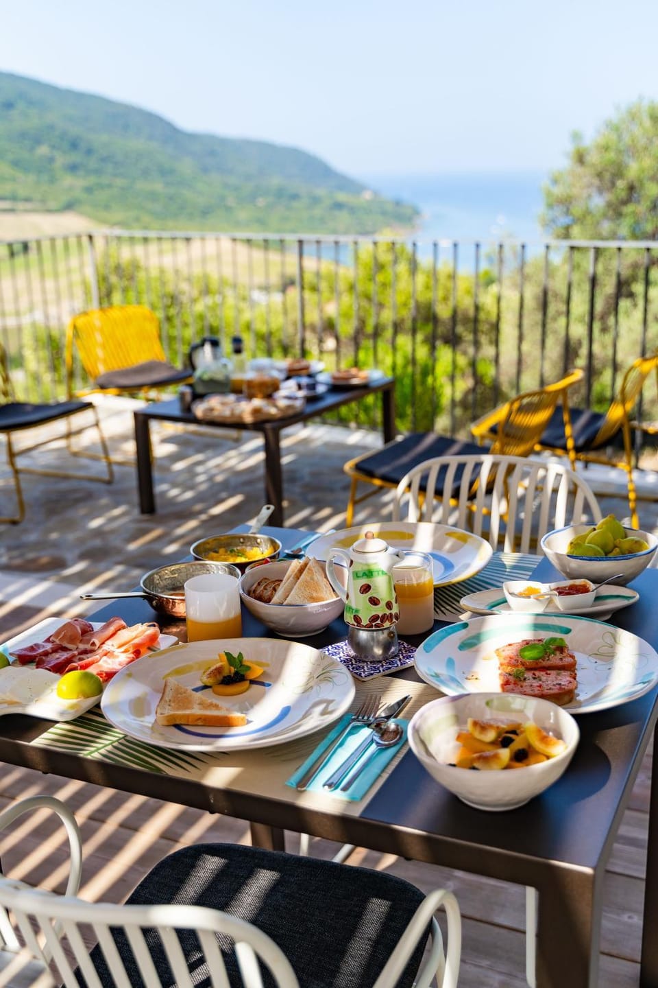 Dining area, Mountain view, Sea view, Breakfast
