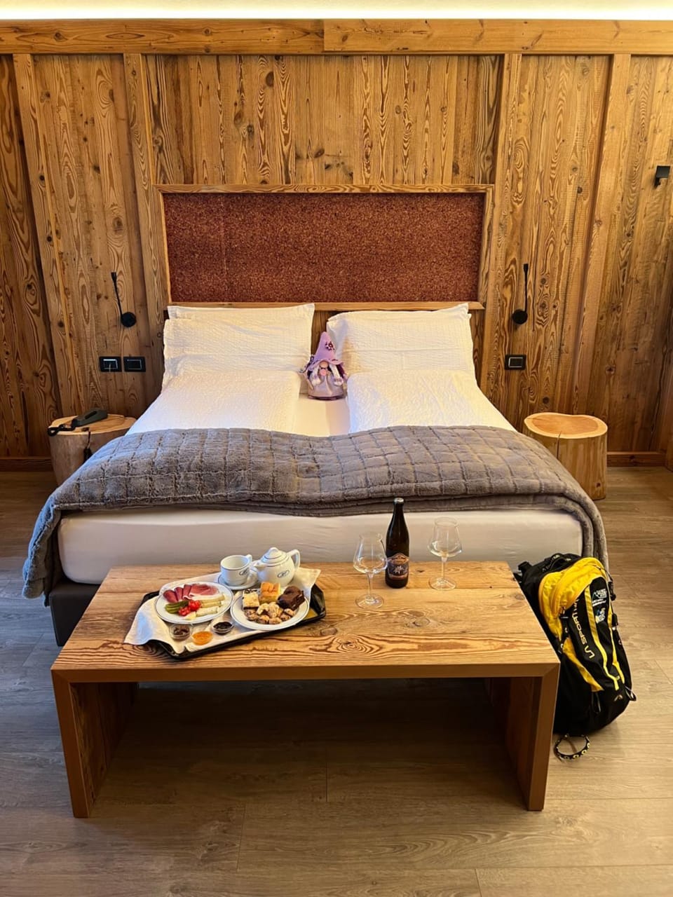 Bed, Coffee/tea facilities, Photo of the whole room, Bedroom
