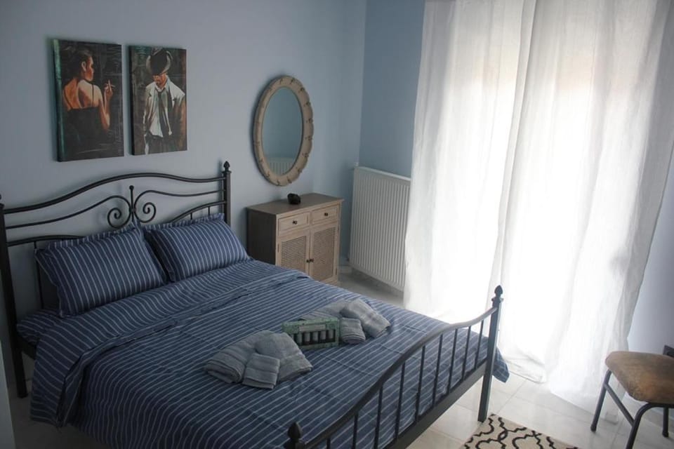 Modern house next to Metro station to explore Athens Apartment in Athens