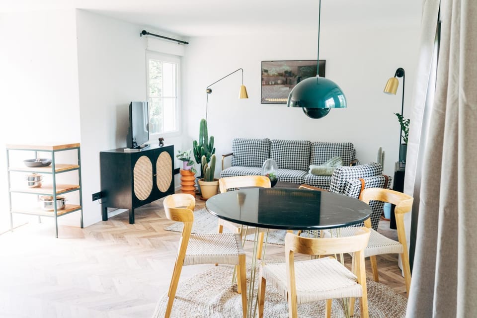 Living room, Dining area