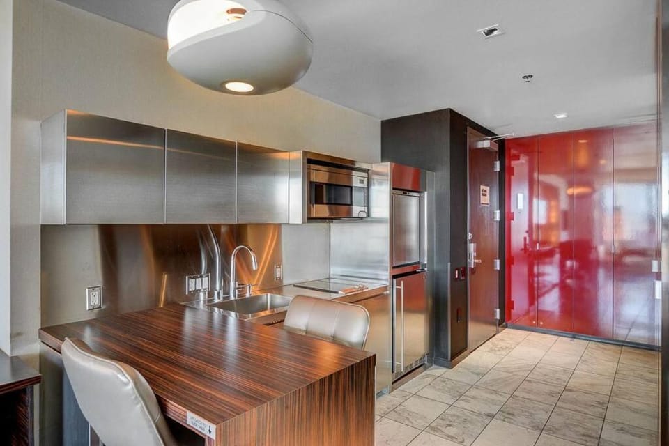 Palms Place Luxury Studio STRIP VIEW NO RESORT FEE Apartment in Paradise