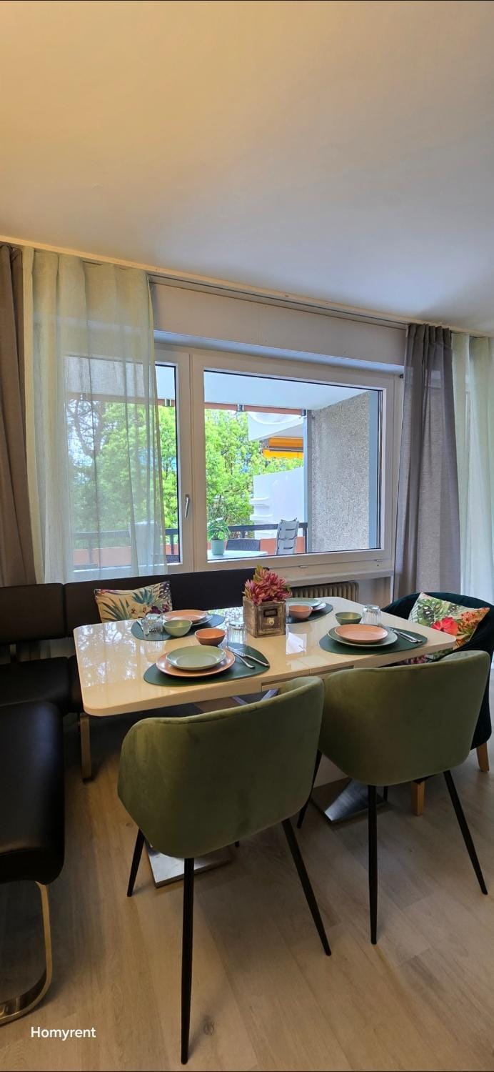 Living room, Seating area, Dining area