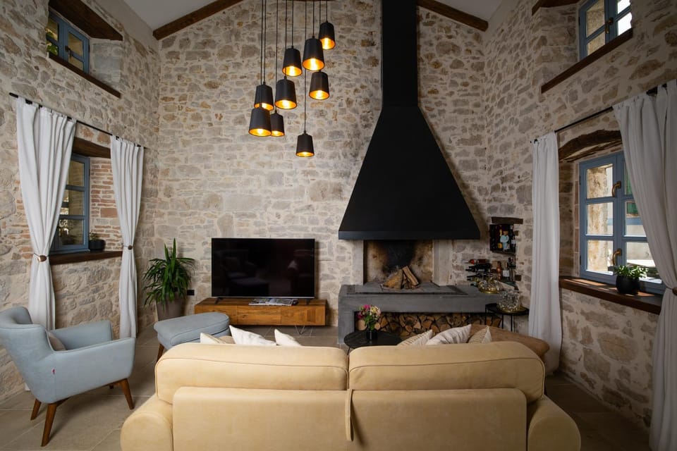 TV and multimedia, Living room, fireplace