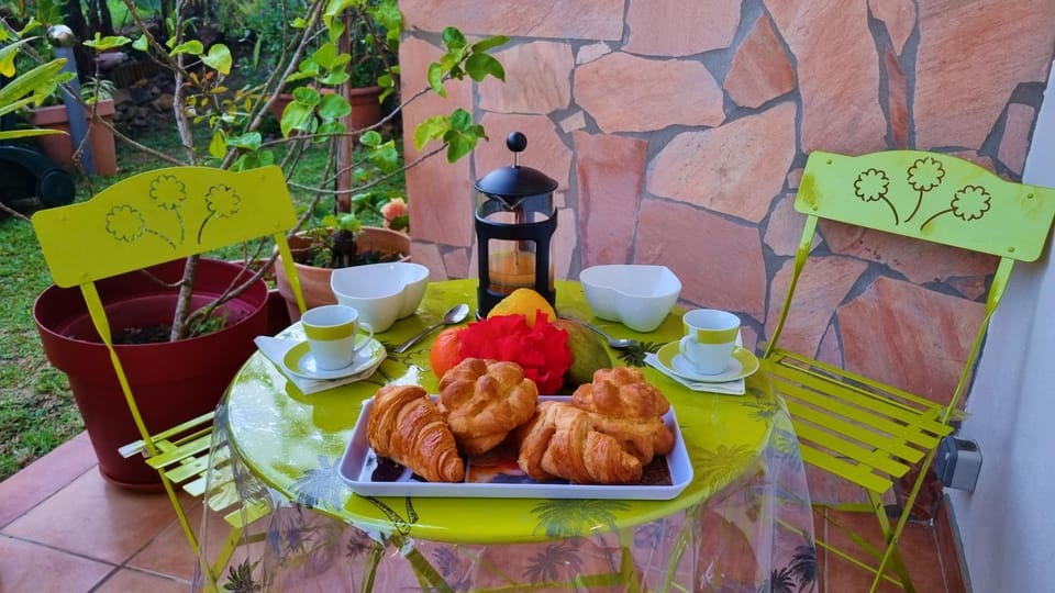 Patio, Breakfast