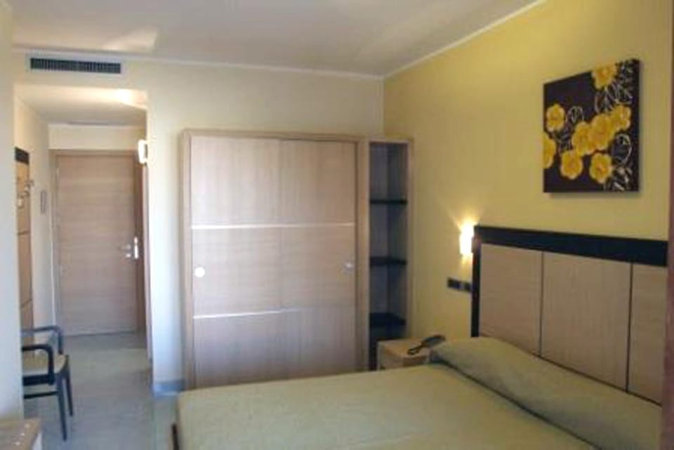 Bed, Other, Bedroom, wardrobe
