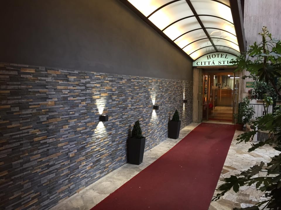 Property building, Facade/entrance