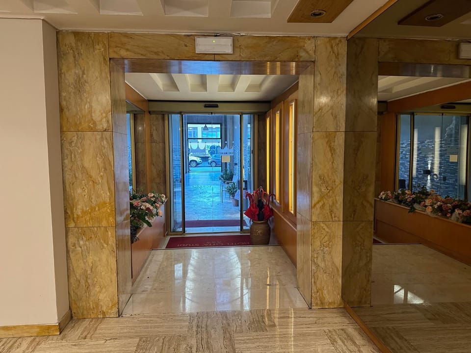Lobby or reception, Meeting/conference room