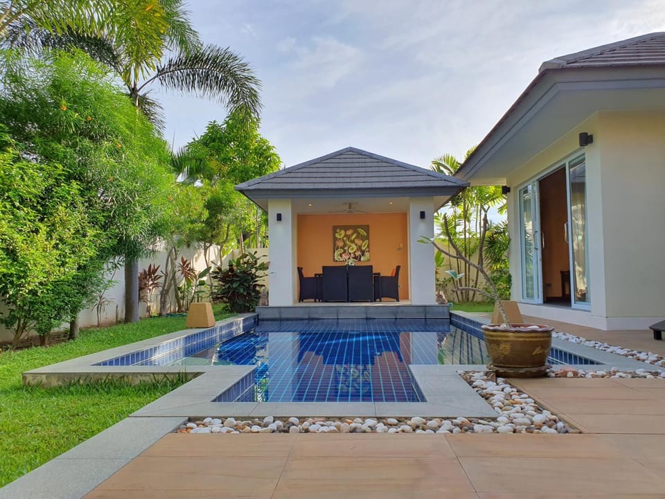 Property building, Swimming pool