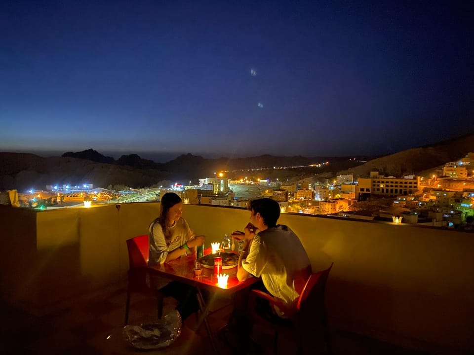 Property building, Restaurant/places to eat, Breakfast