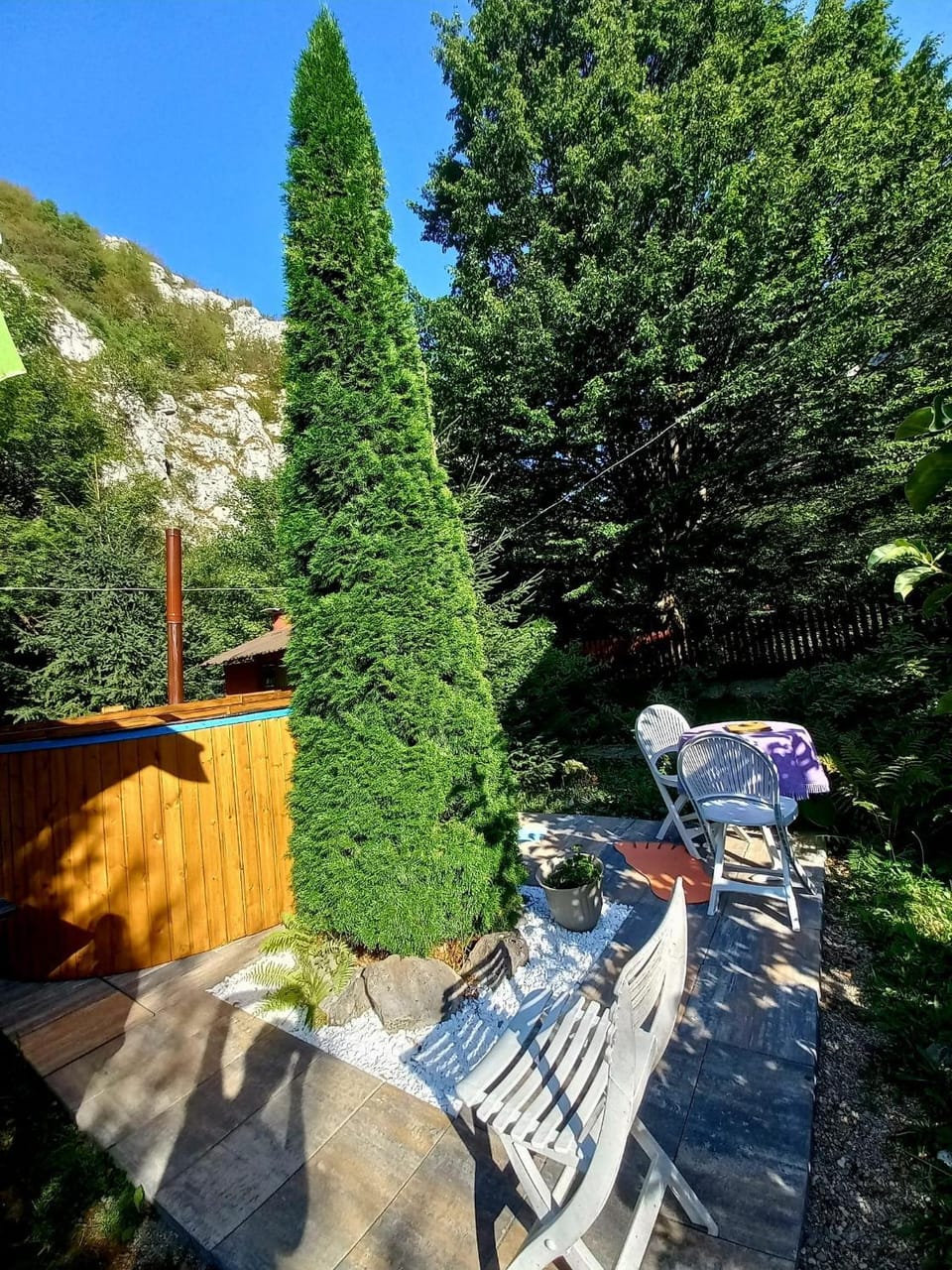 Garden, Mountain view