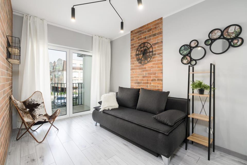 Bed, Seating area, Bedroom