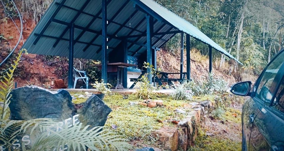 Little wood villa and retreats Doluwa Villa in Central Province