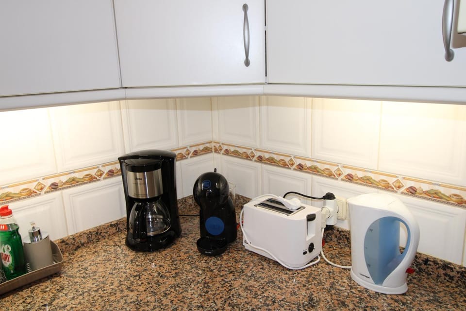 Coffee/tea facilities, Kitchen or kitchenette