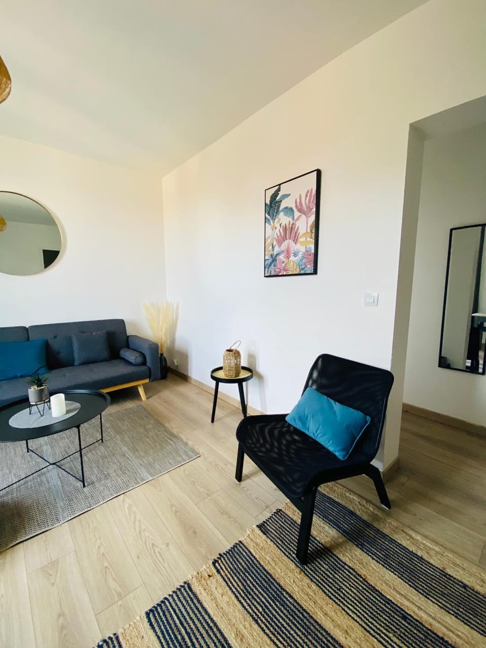 Living room, Seating area
