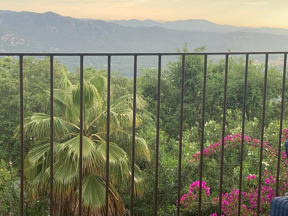 Sunny Costa Brava Getaway with Big Private Terrace Apartment in Baix Empordà