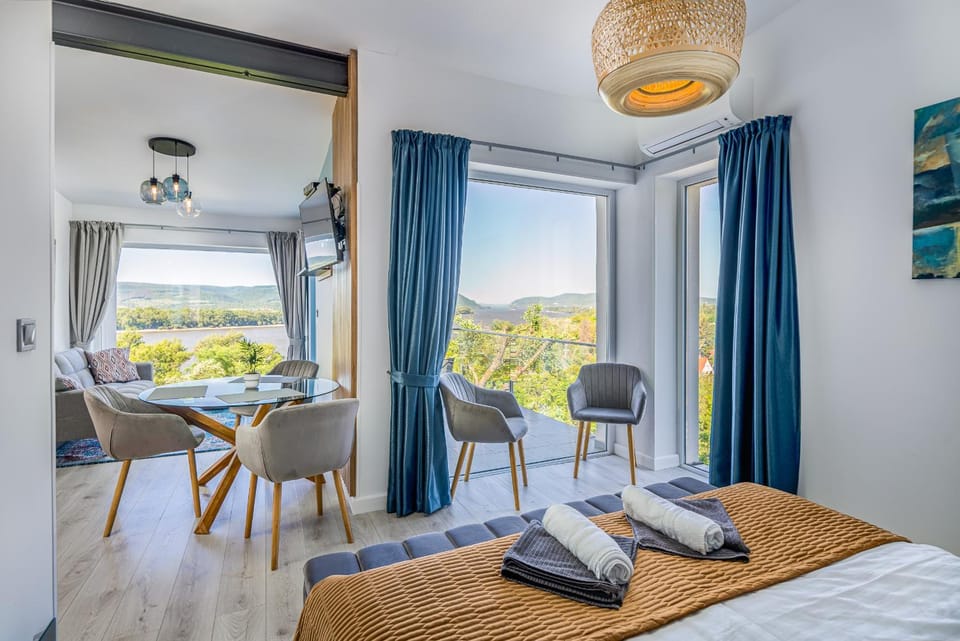 Living room, Mountain view, River view