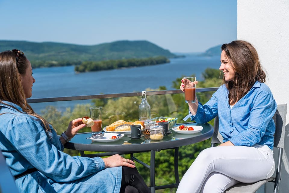 Balcony/Terrace, Mountain view, River view, Breakfast