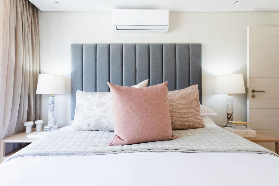 Bed, Bedroom, air conditioner