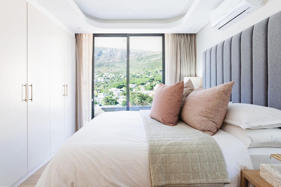 Bedroom, Mountain view