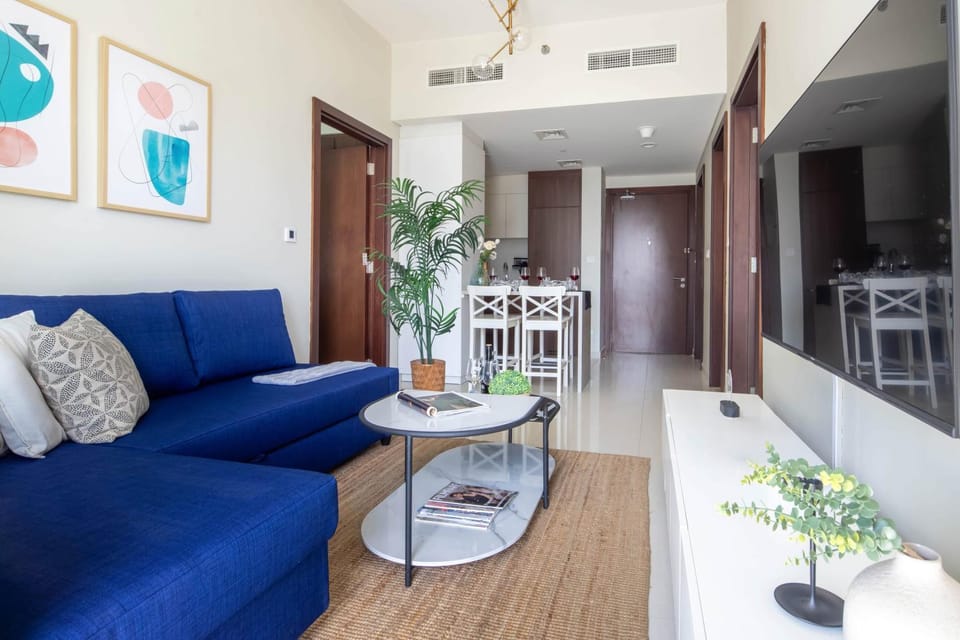 Frank Porter - Vera Residence Apartment in Dubai