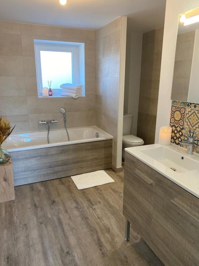 L'Evasion chambre DUNE avec sauna et spa privatifs Love hotel in Pays de la Loire