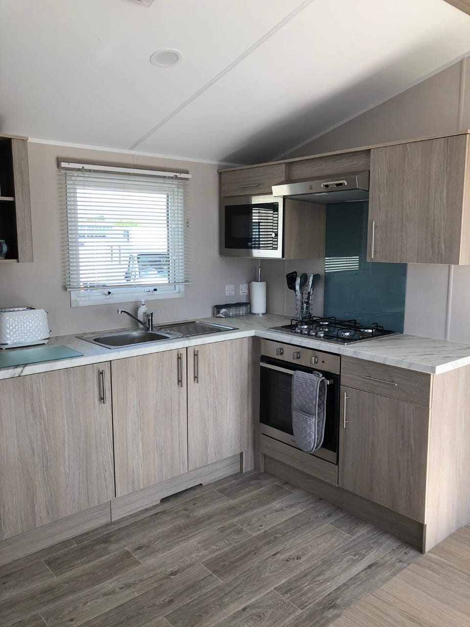 Kitchen or kitchenette, minibar, pet friendly, stove