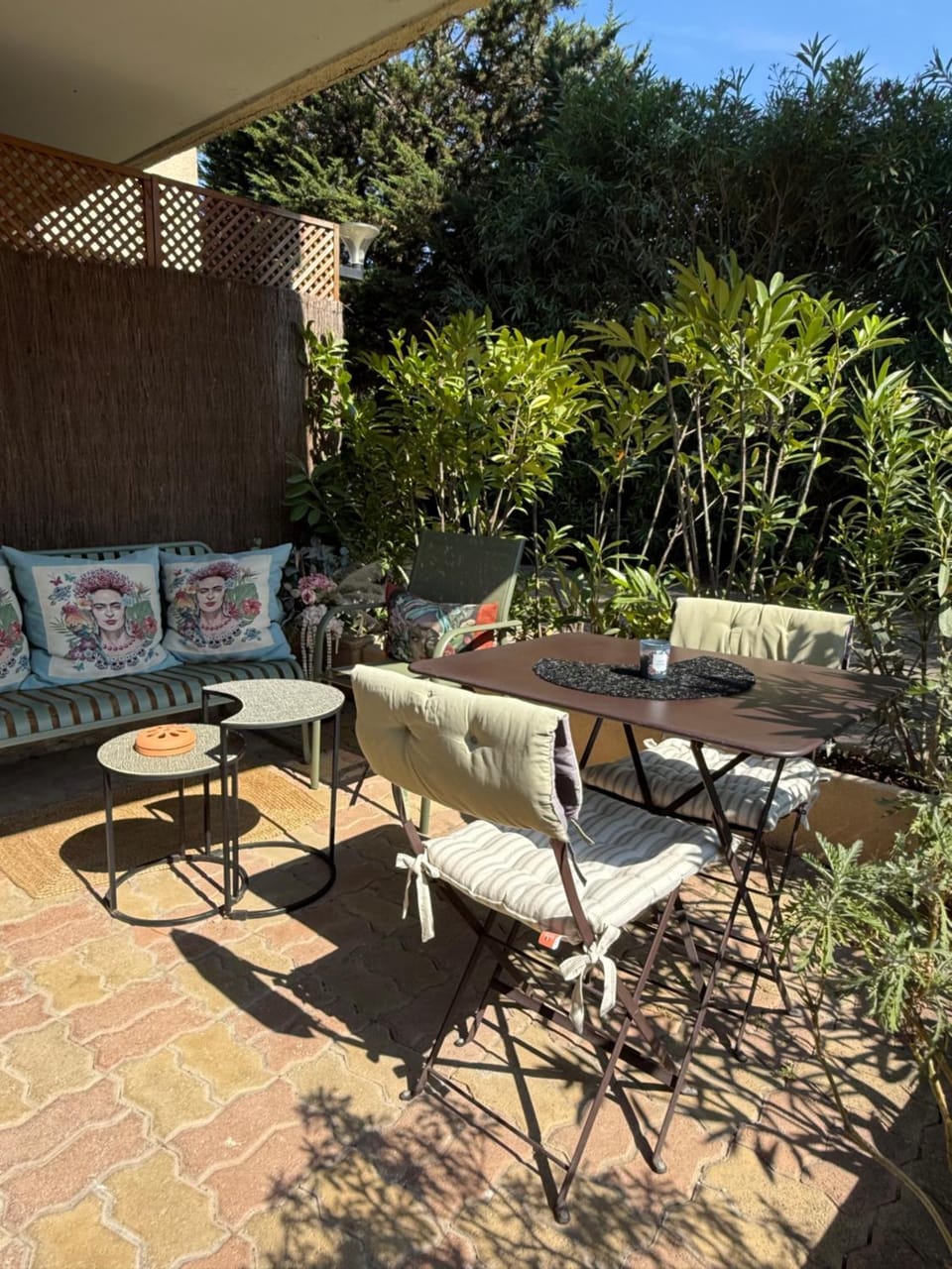 Patio, Garden view