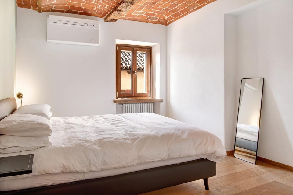 Property building, Living room, Bedroom