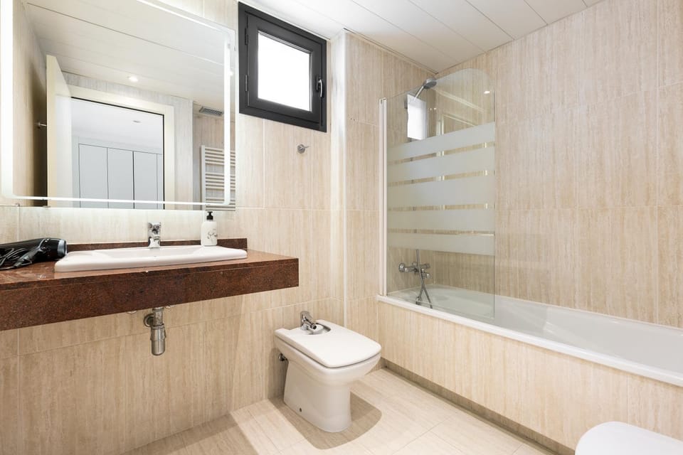 Shower, Toilet, Bathroom, Bath