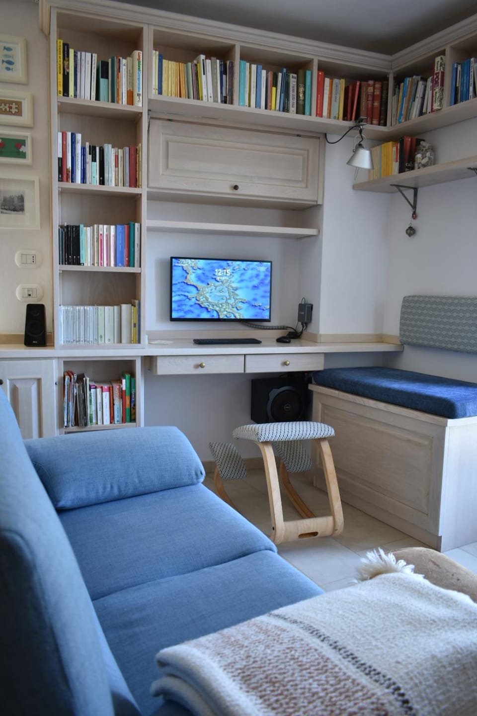 Library, Living room