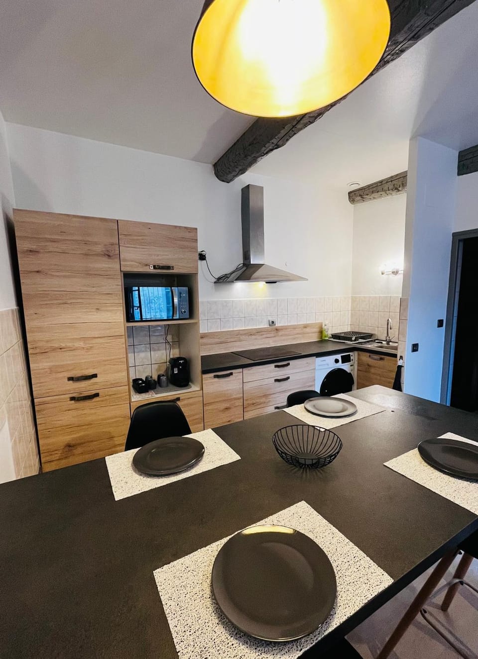 Kitchen or kitchenette, Dining area, stove